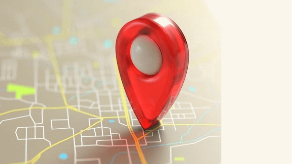 Red location pin on a digital map, representing smart geotargeting and geo-location AR marketing strategies for brand engagement.
